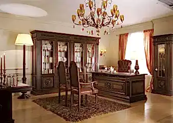 Мебель для кабинета из массива дерева тёмного цвета в классическом стиле
